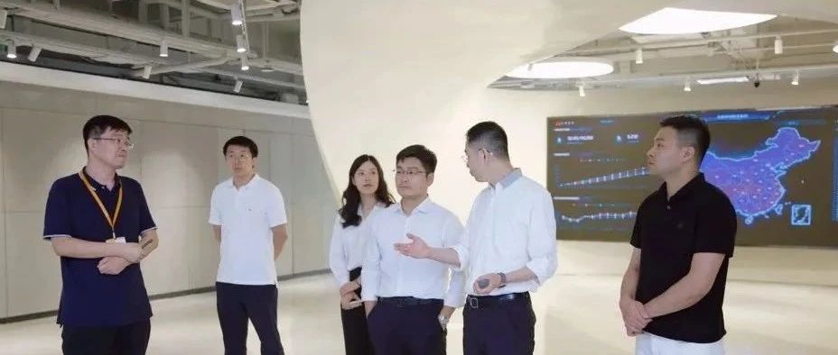 江蘇無錫經濟開發區管理委員會發展中心主任狄薈琛一行到匯納科技參觀交流